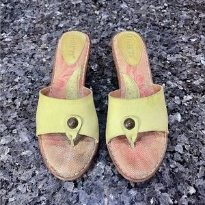 Born Moko Sage Green Leather Sandals Slide Wedges Cushioned Size 6